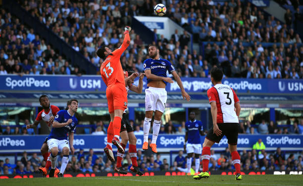 [天下足球]瓜迪奥拉：曼城旅程继续 达成续约协议.